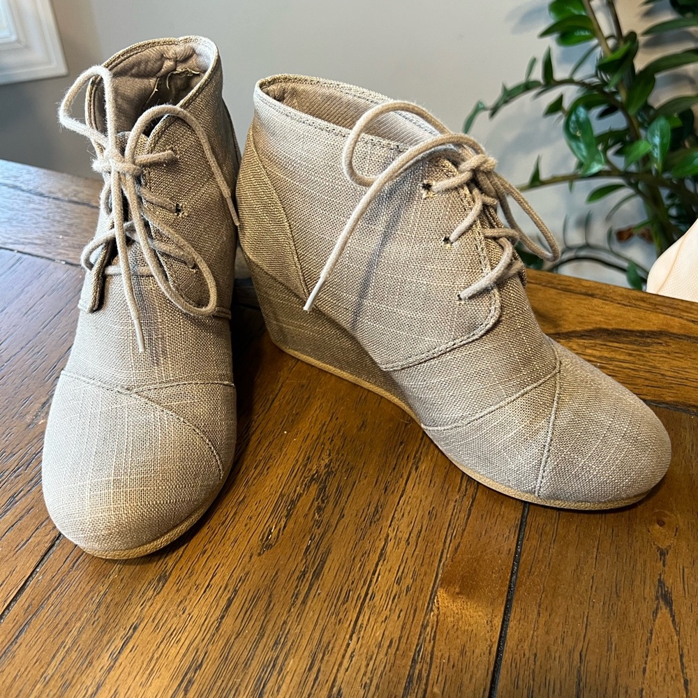 Maurice’s Women's Lace-Up Wedge Ankle Boots